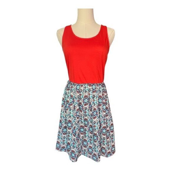Xhilaration Dresses & Skirts - EUC Xhilaration red bodice patterned skirt dress exposed zipper | size M